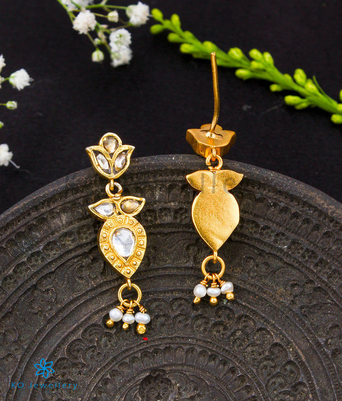 The Tasleem Silver Kundan Earrings (White)