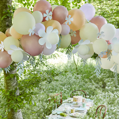 Garland - Pastel Daisy Balloon - Lifestyle Cut