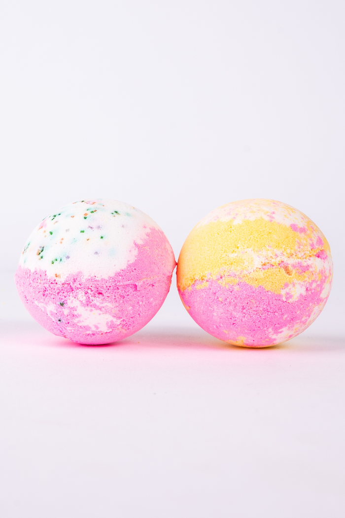 Pretty Fly for a Butterfly Bath Bomb, 2pcs Assorted, with Surprise Jewelry Inside