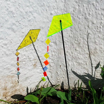 Single SunCatcher Garden Décor Ornament 'Kite with Tail'