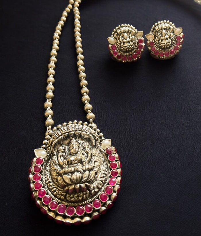 The Abhata Silver Lakshmi Kemp Necklace & Earrings