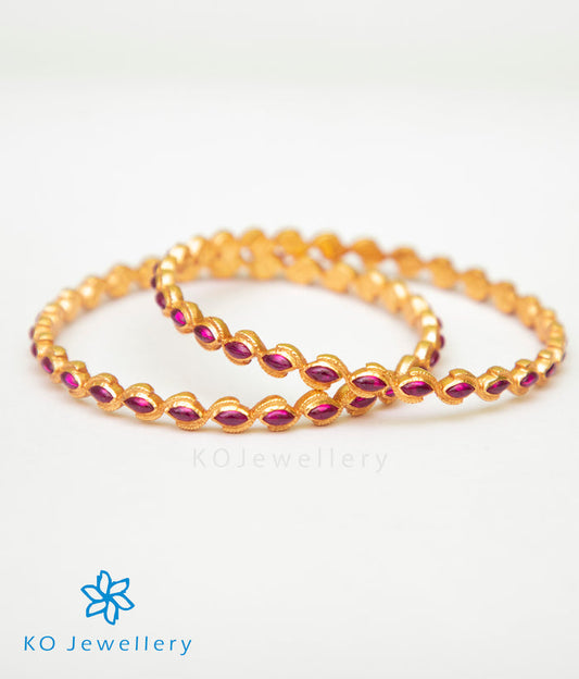 The Eka Silver Kempu Bangle (Red/Size/2.2/2.4/2.6/2.8)