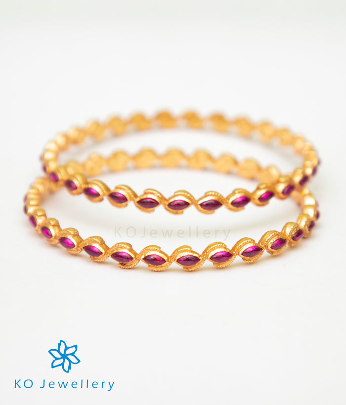 The Eka Silver Kempu Bangle (Red/Size/2.2/2.4/2.6/2.8)