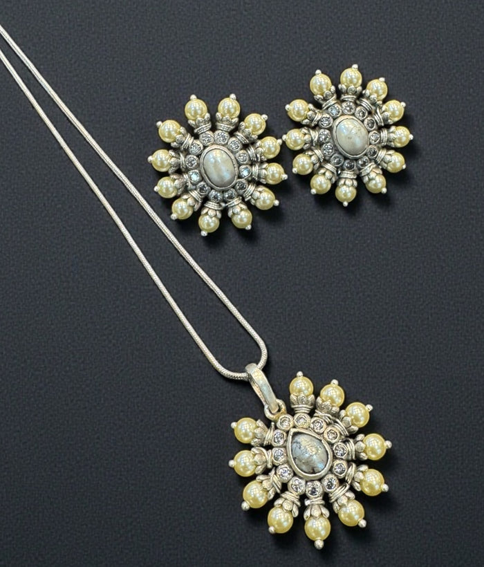 The Gajra Silver Pearl Pendant & Earrings (Oxidised)