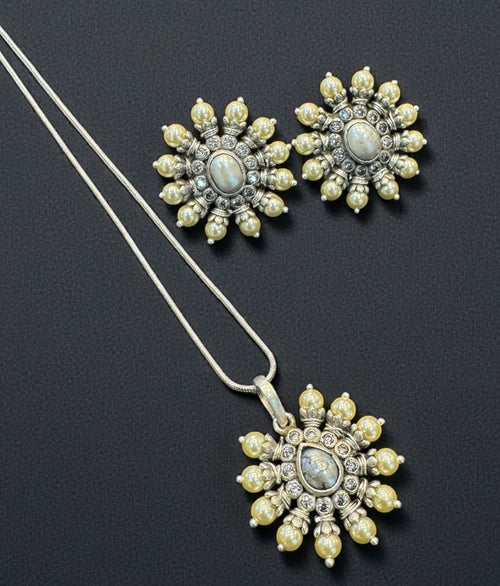 The Gajra Silver Pearl Pendant & Earrings (Oxidised)