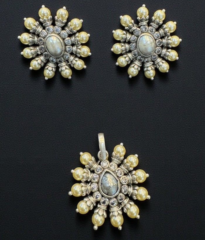 The Gajra Silver Pearl Pendant & Earrings (Oxidised)