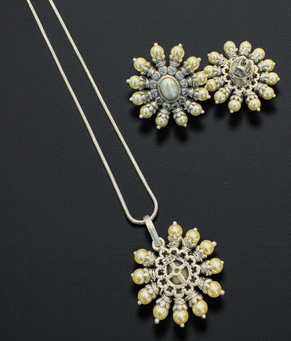 The Gajra Silver Pearl Pendant & Earrings (Oxidised)