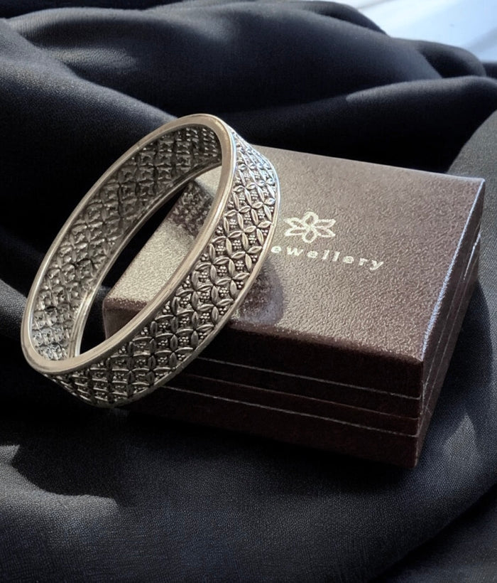 The Monabi Silver Filigree Bangle- Single( Oxidised/Size/2.2/ 2.4/2.6/2.8)