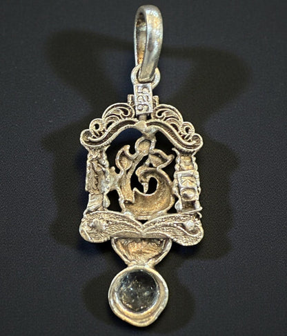 The Navaranga Silver Peacock Pendant & Earrings (Oxidised)