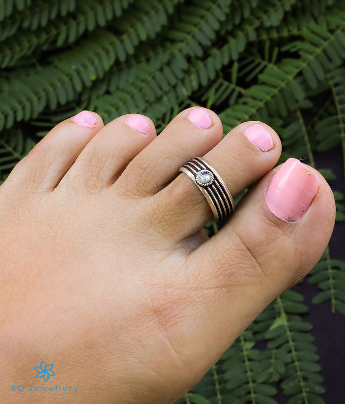 Udvita Silver Toe-Rings